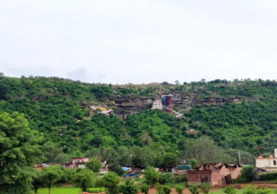 5 Kamadgiri Parikrama: A Sacred Walk Around Chitrakoot’s Holy Hill