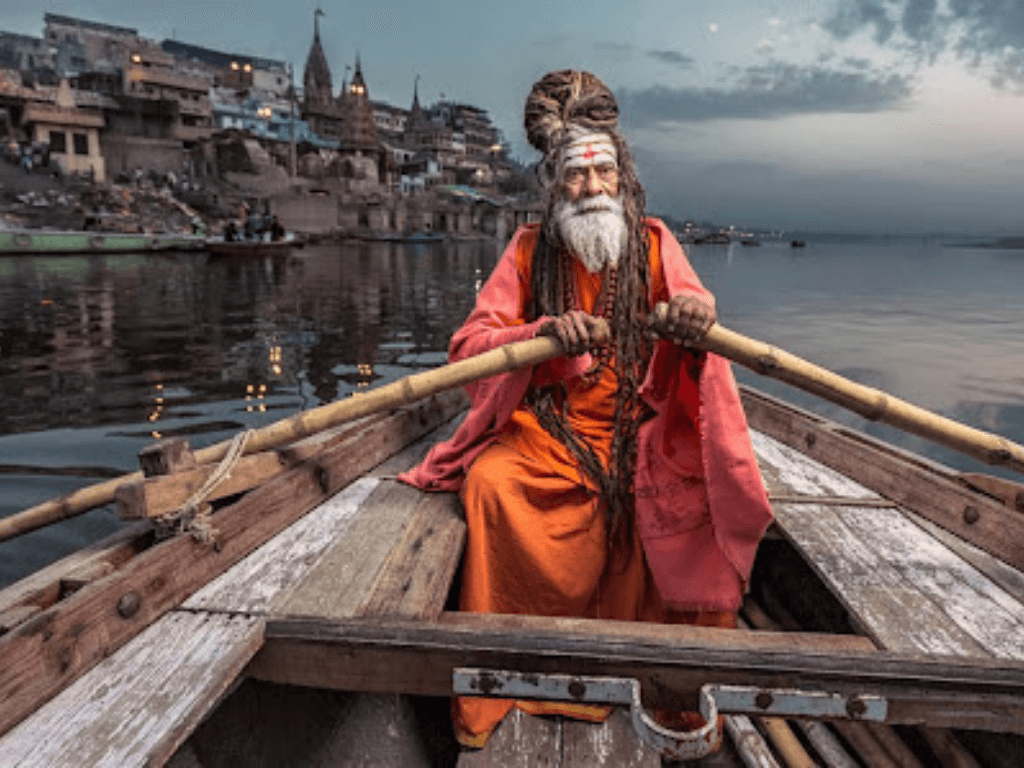 Varanasi Boat Ride for Ganga Aarti at Dashashwamedh Ghat | TripCosmos.co