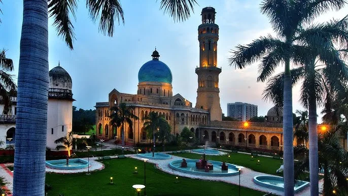 Famous monuments in Prayagraj 