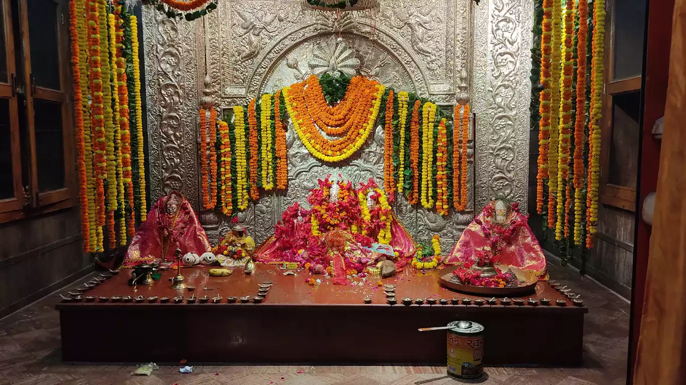 4 Spiritual Retreats in Naimisharanya: Meditation & Self-Discovery 1 Mythological Significance of Naimisharanya