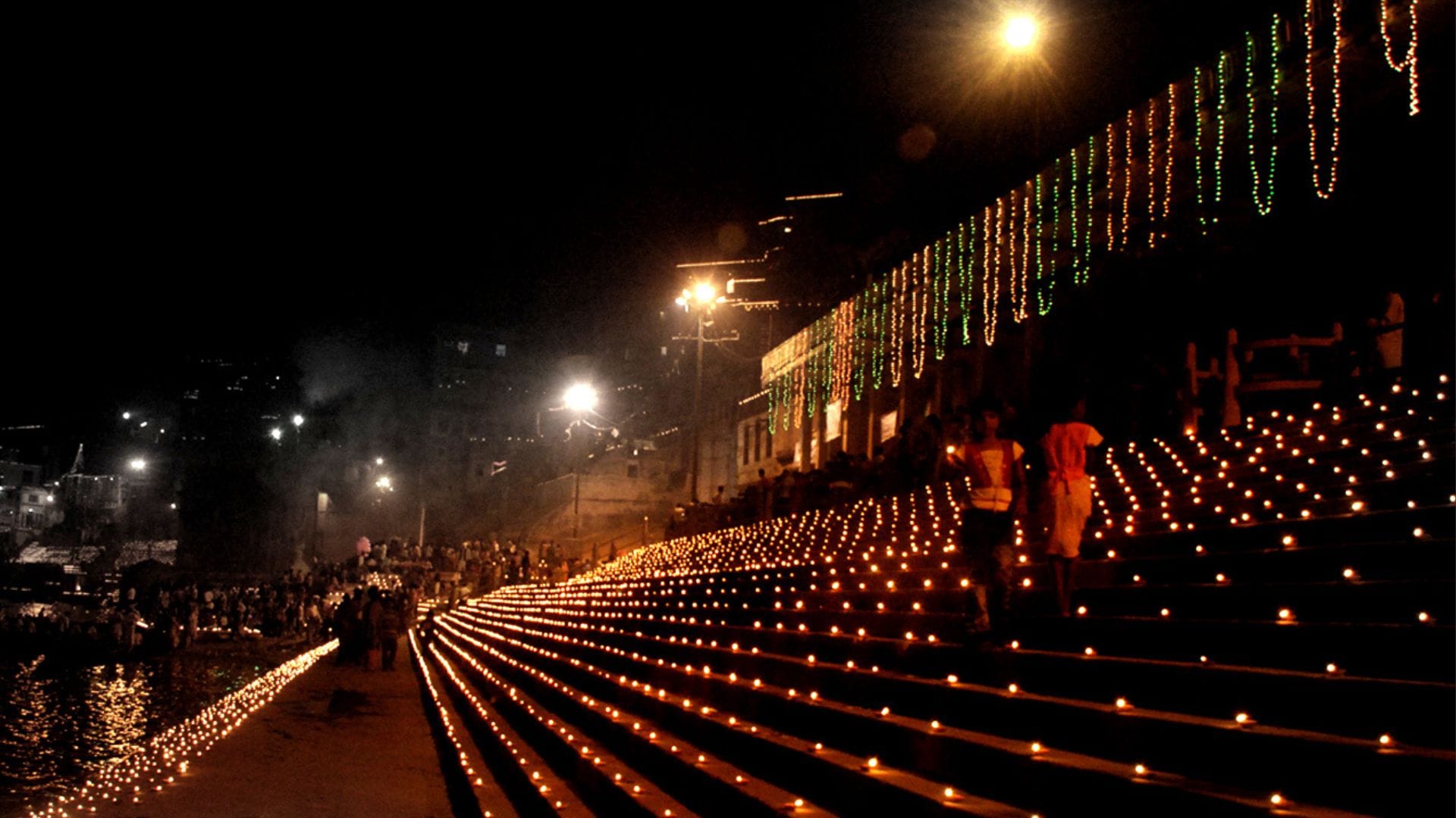 5 Evening Ganga Aarti Boat Ride – A delightful Spectacle — high-quality image.