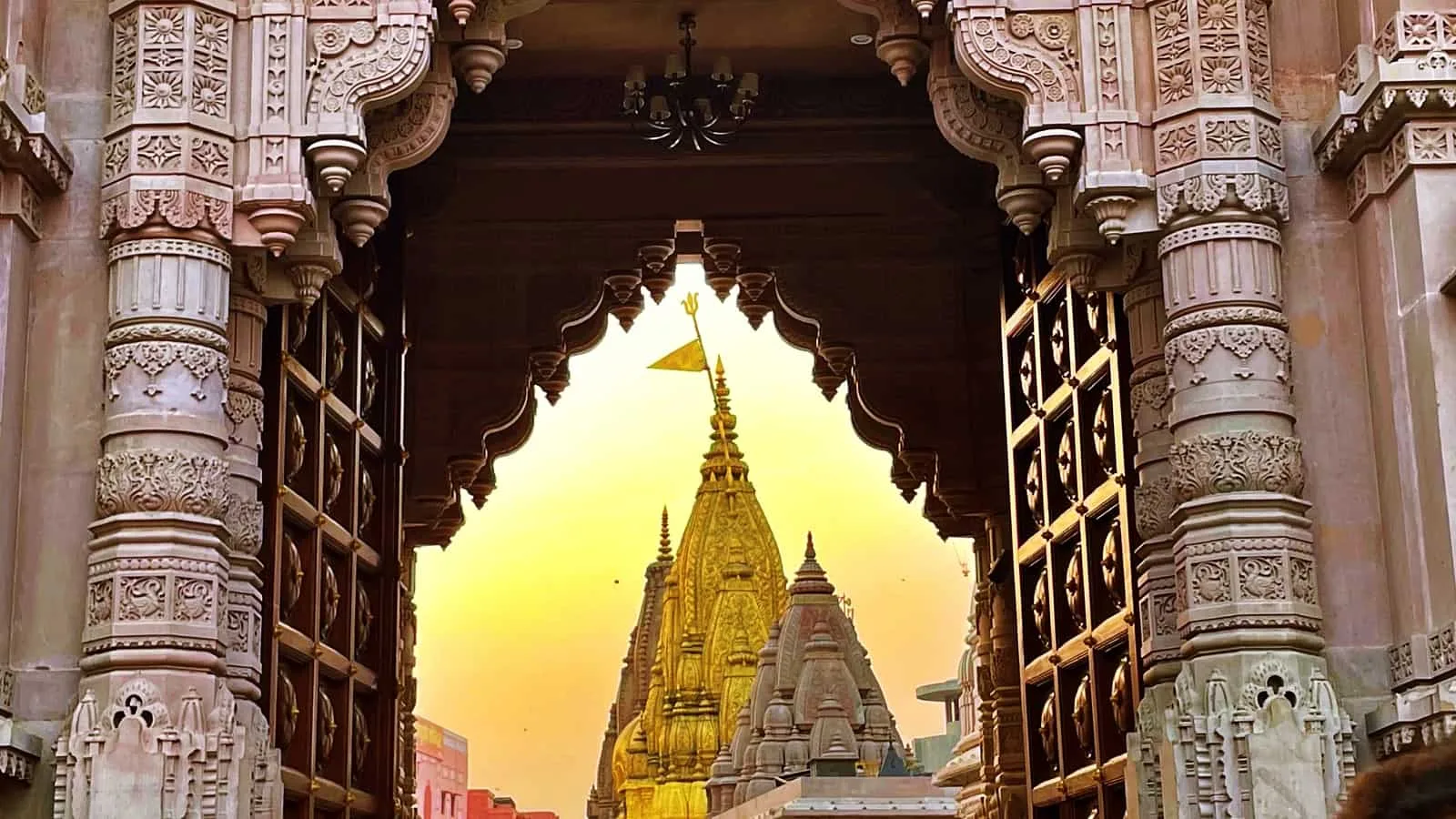 How to Reach Kashi Vishwanath Temple