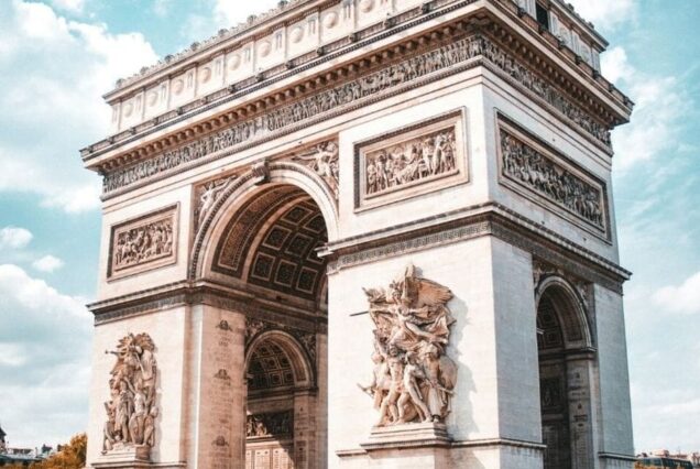 11 Days Europe Tour Package France, Switzerland, Austria, Italy & Vatican City | TripCosmos.co