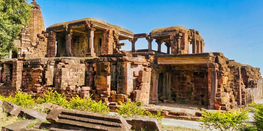 10 Budget Travel Guide to Chitrakoot: How to Explore the Holy Town Affordably 2 Budget Travel Guide to Chitrakoot