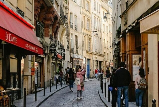 11 Days Europe Tour Package France, Switzerland, Austria, Italy & Vatican City | TripCosmos.co