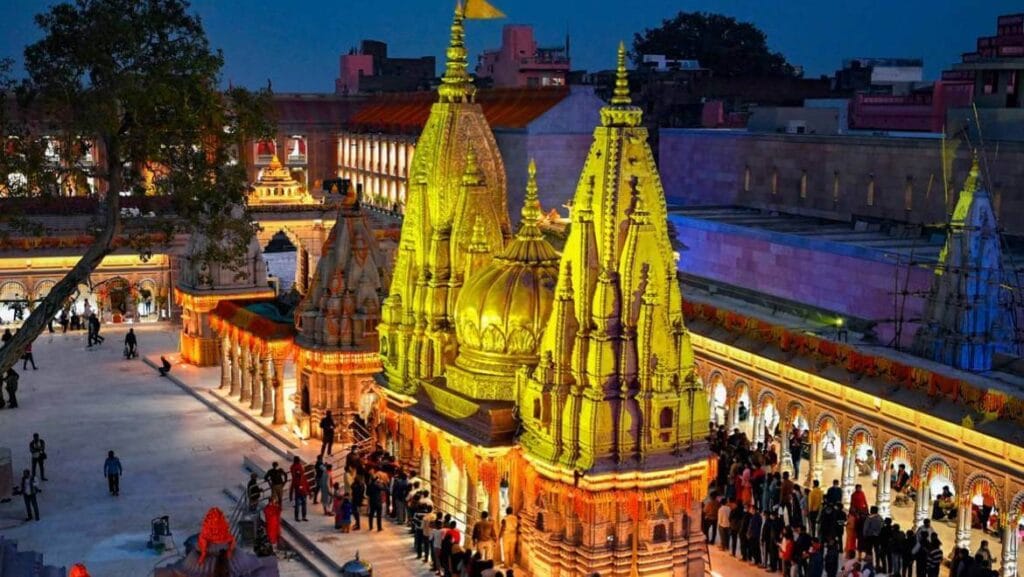 Kashi Vishwanath Temple: Sacred Jyotirlinga of Lord Shiva | TripCosmos.co