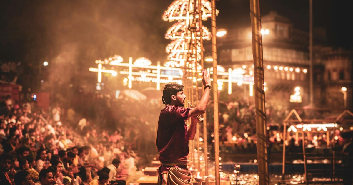 Beautiful Ganga Aarti in Varanasi, India - Timing & Guide