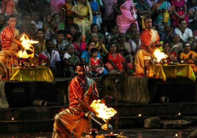 Best Varanasi Tour Package for Night Train Arrivals (After 10 PM)