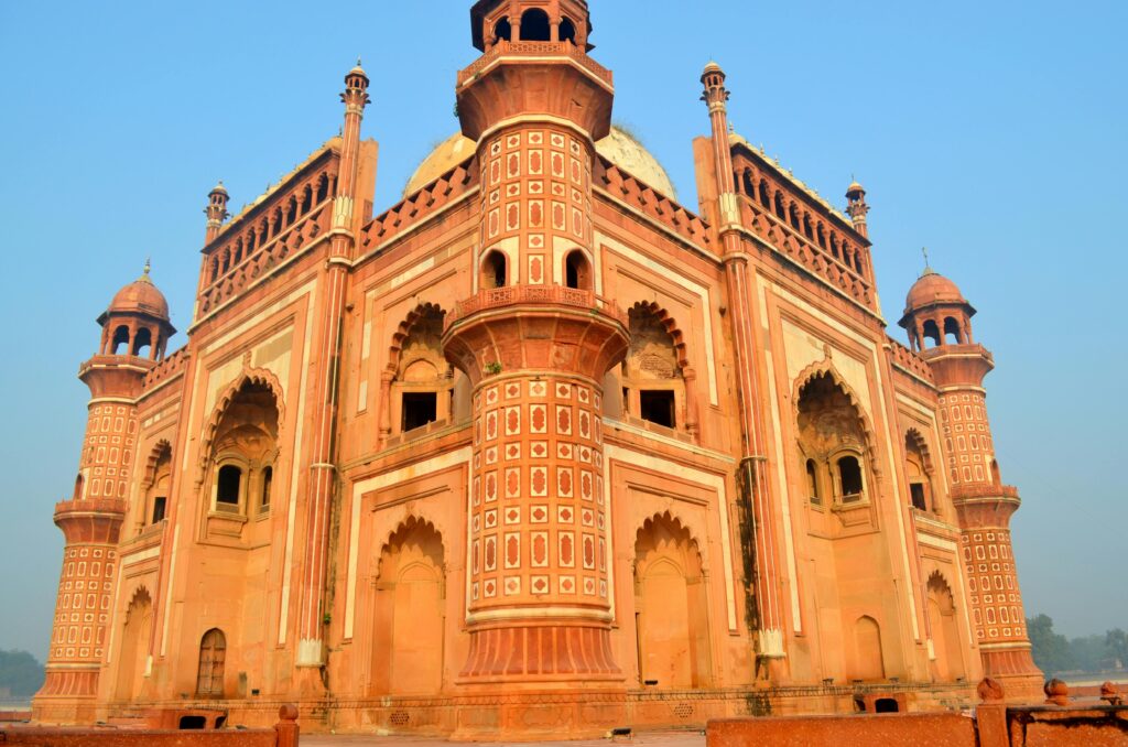 A Glimpse of Lucknow's Past A Tour Package