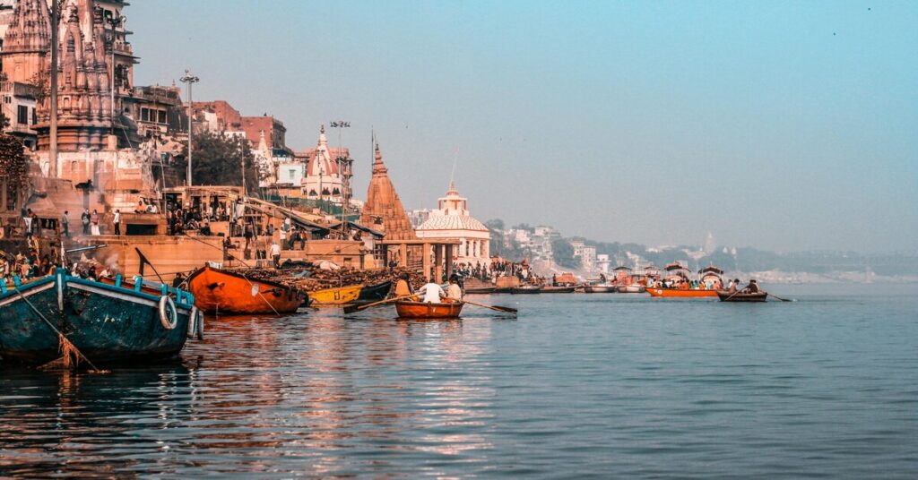 Varanasi Boat Routes That Give the Best Spiritual Views