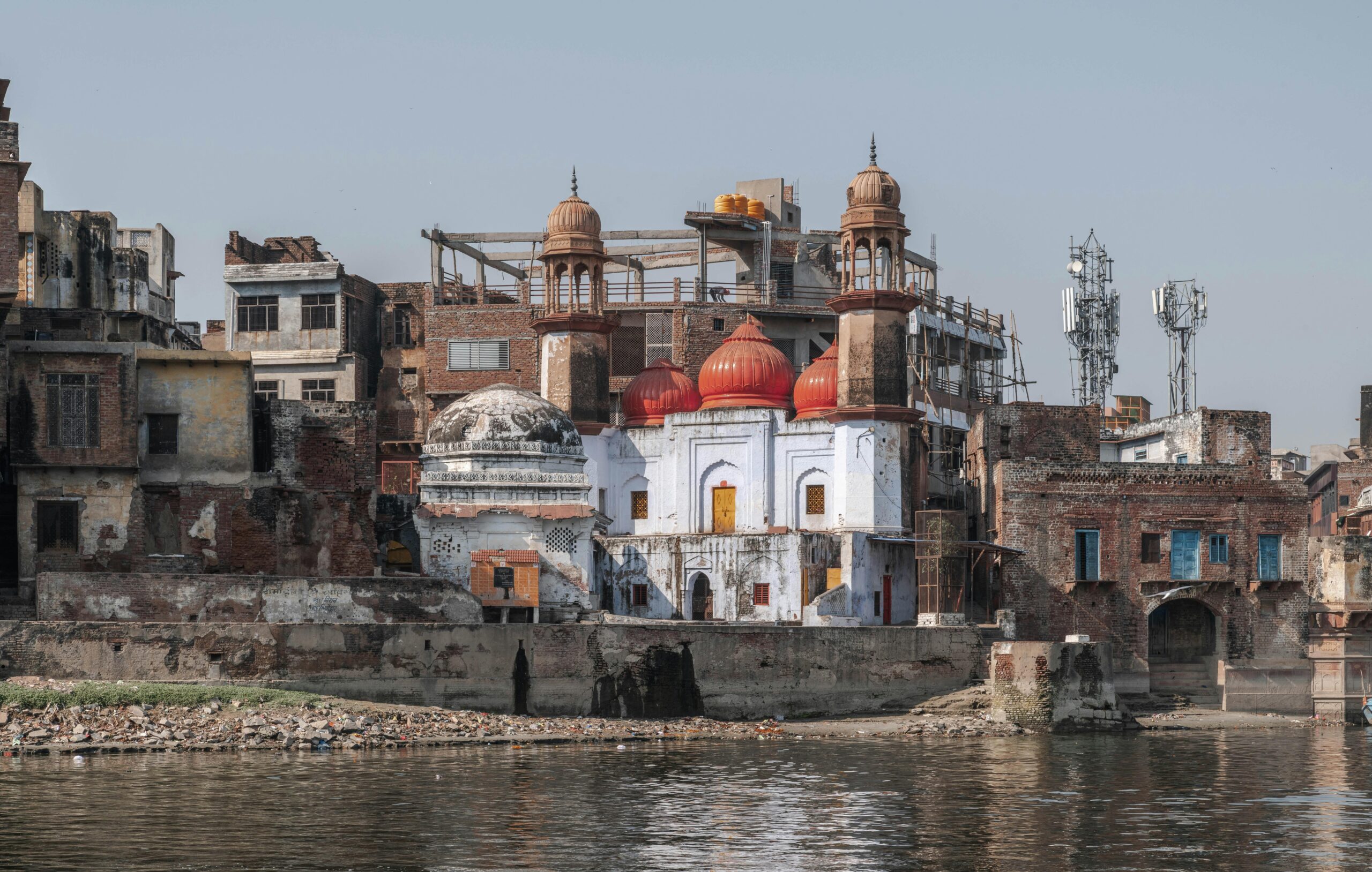 How Long Does Asthi Visarjan Take in Varanasi? Day-Wise Reality