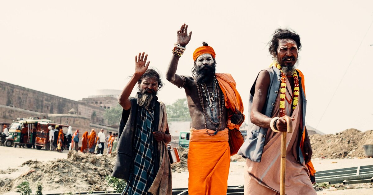 How to Experience Varanasi Like a Local Priest