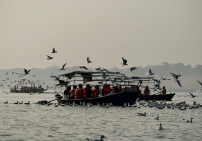Top 20 Comfortable Cab Tour Covering Kashi Ayodhya & Sangam