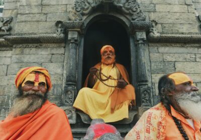 Guided vs Self-Planned Spiritual Tours for Parents Above 55