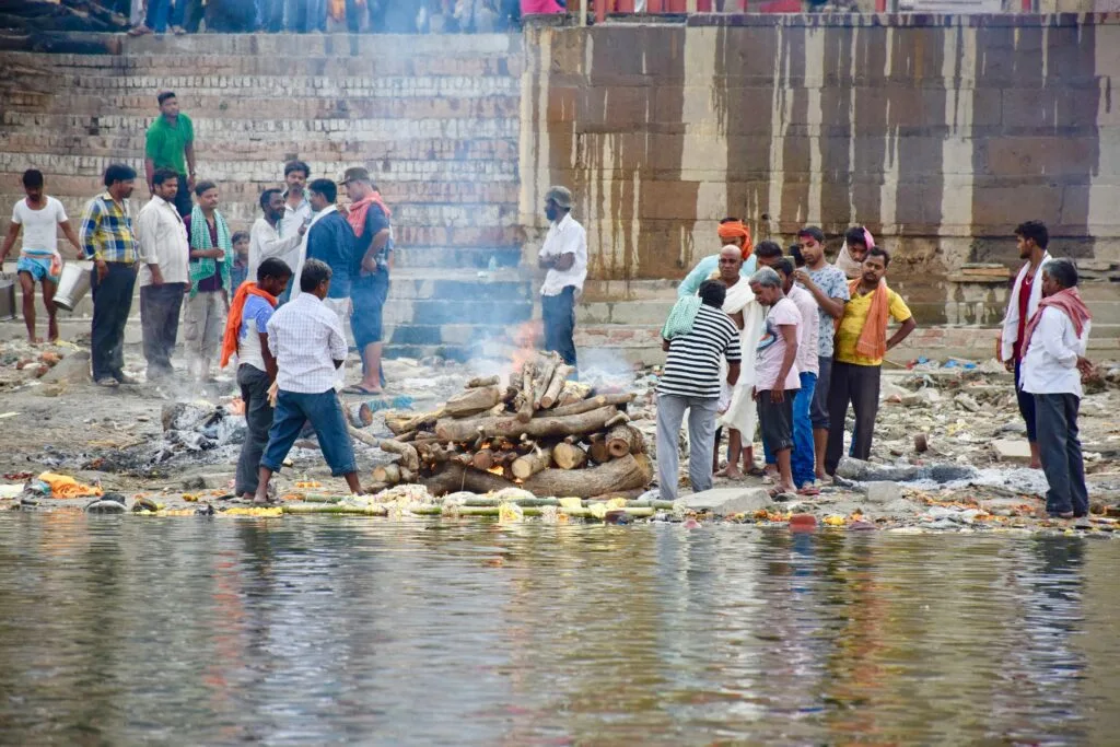 Varanasi Combo Tour – Temple + Boat + Food