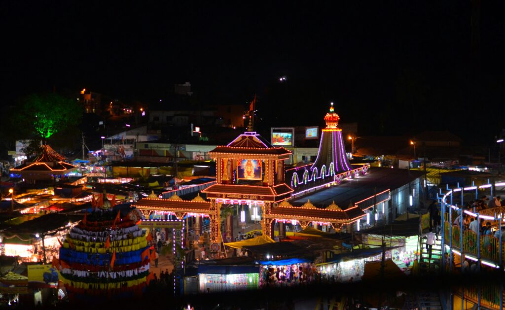 2026 Temple Tour Price Comparison UP