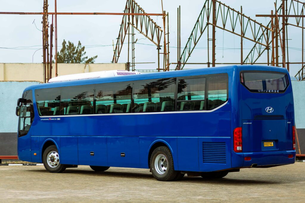 17 Seater Mini Bus Varanasi | Book from ₹3999