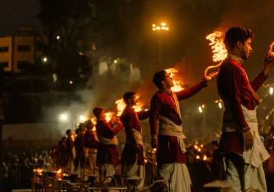 Evening Aarti Experience in Ayodhya — 2026 Sacred Light, Sacred River, Perfectly Arranged