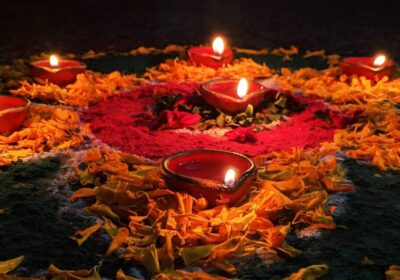 Which Boat Should You Choose During Dev Deepawali? Best Yacht vs Cruise vs Bajra vs Motor Boat vs Sharing Boat