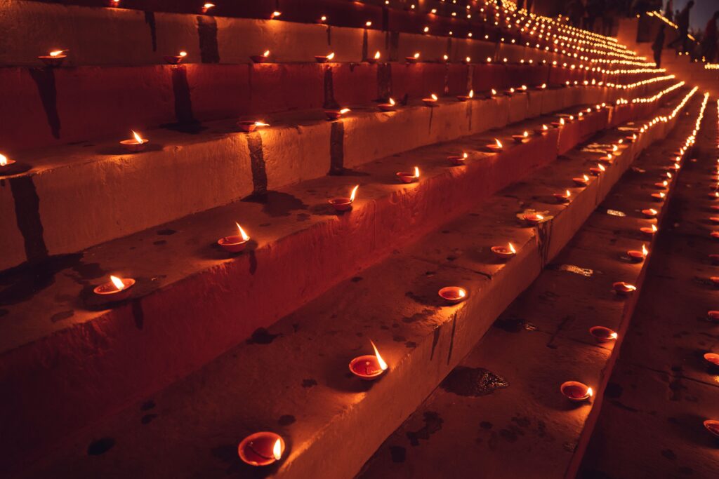 Which Boat Should You Choose During Dev Deepawali