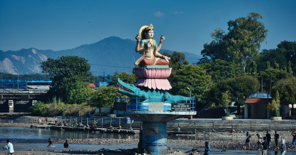 Varanasi vs Haridwar — Which to Visit First? The Honest 2026/2027 Guide | TripCosmos.co
