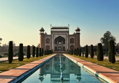 Agra 2 Day Itinerary – Complete Heritage Guide, Cab Cost & Booking 2026