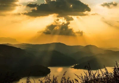 Wayanad Hotel & Cab Package 2026: Why Bundling Matters More Here Than Elsewhere
